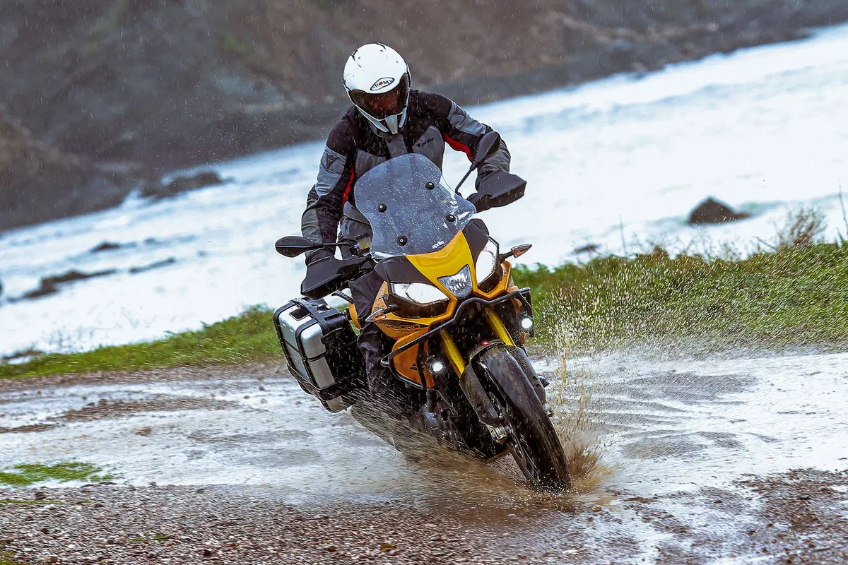 Aprilia Caponord 1200 Rally (11)