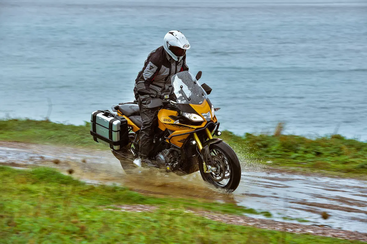 Aprilia Caponord 1200 Rally (10)