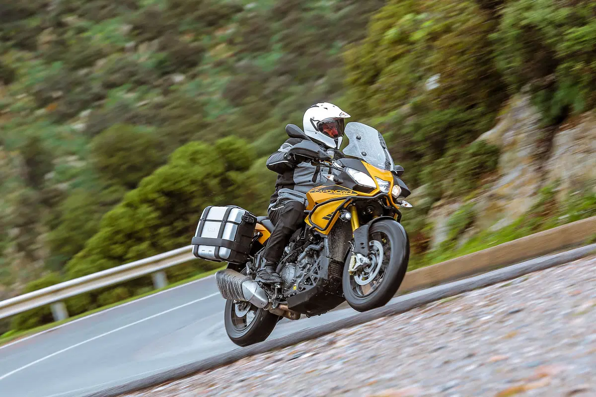 Aprilia Caponord 1200 Rally (12)