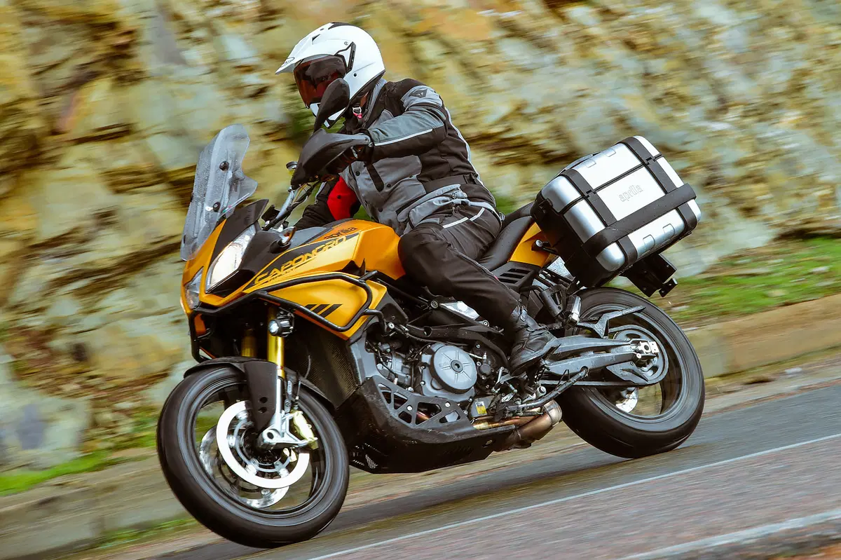 Aprilia Caponord 1200 Rally (2)