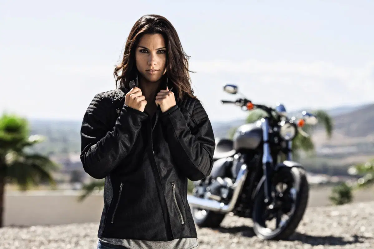 Triumph: la collezione abbigliamento, accessori primavera-estate 2015 (7)