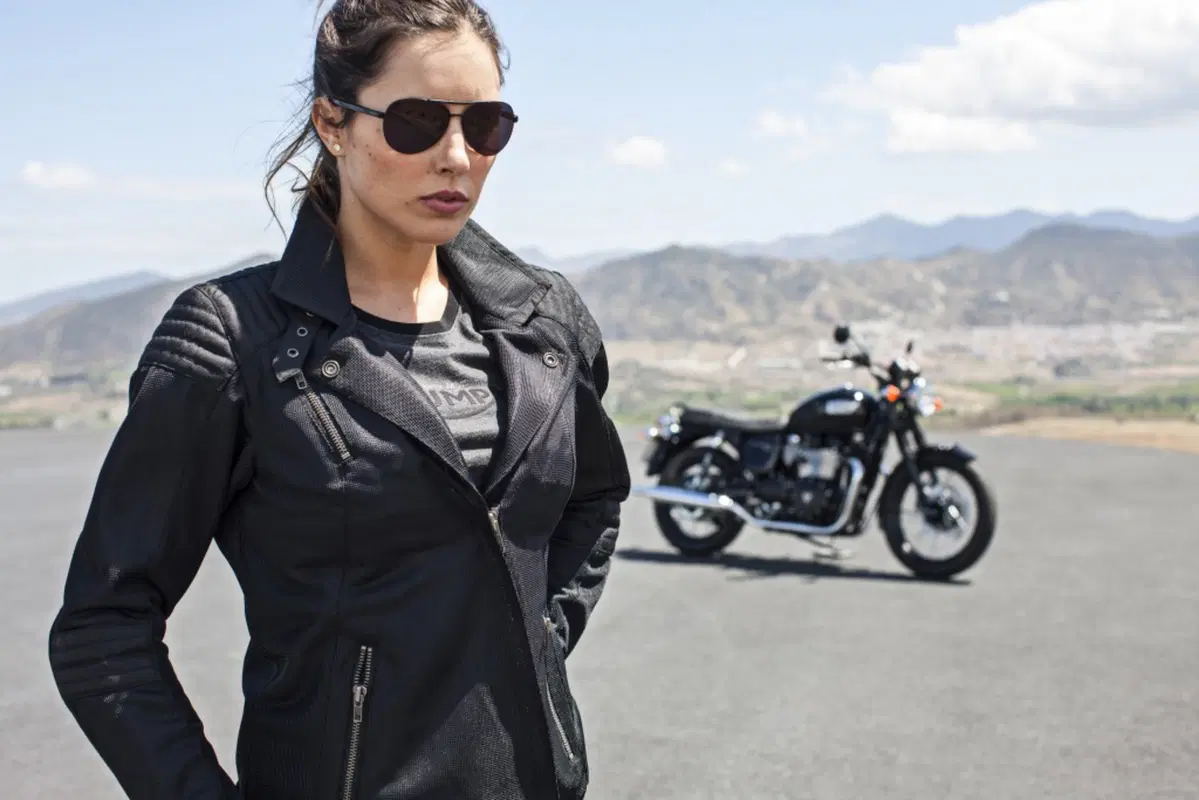 Triumph: la collezione abbigliamento, accessori primavera-estate 2015 (5)