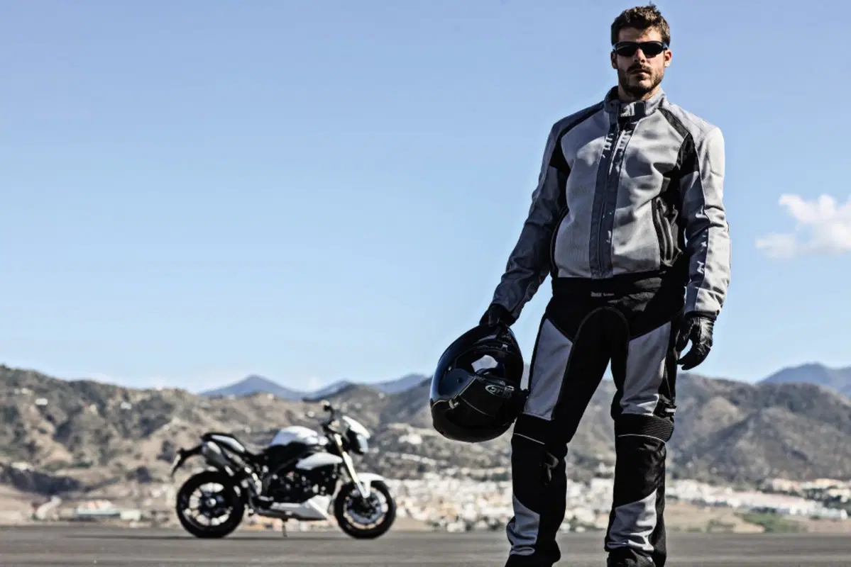 Triumph: la collezione abbigliamento, accessori primavera-estate 2015 (27)