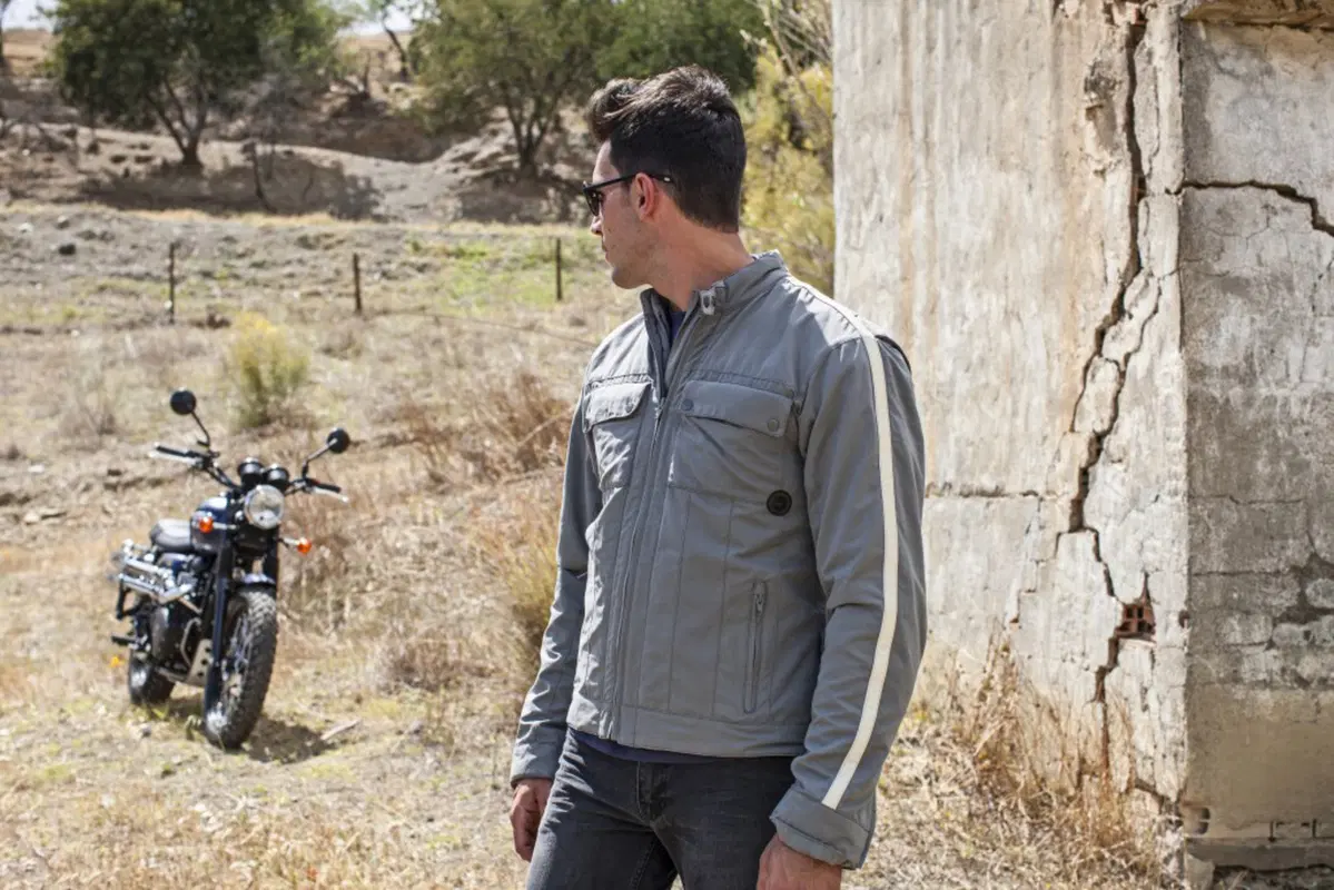 Triumph: la collezione abbigliamento, accessori primavera-estate 2015 (4)