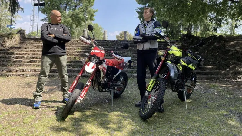 TEST Fantic 125 2023: ma il motard batte davvero l'enduro? [VIDEO]