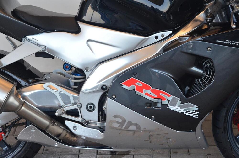 Aprilia RSV 1000 (2000 - 01) (3)