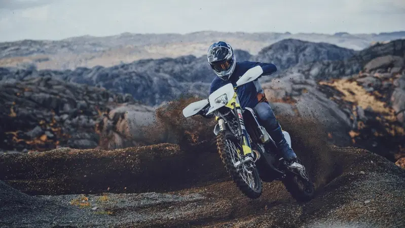 Husqvarna Motorcycles presenta la nuova generazione di modelli enduro. Tante le novit&agrave;