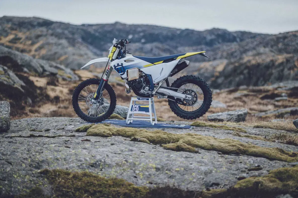 Husqvarna Motorcycles presenta la nuova generazione di modelli enduro. Tante le novità (12)