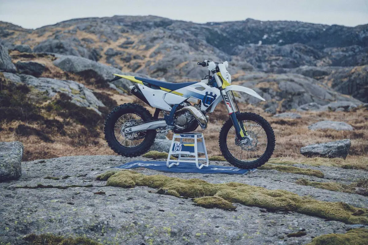 Husqvarna Motorcycles presenta la nuova generazione di modelli enduro. Tante le novità (13)