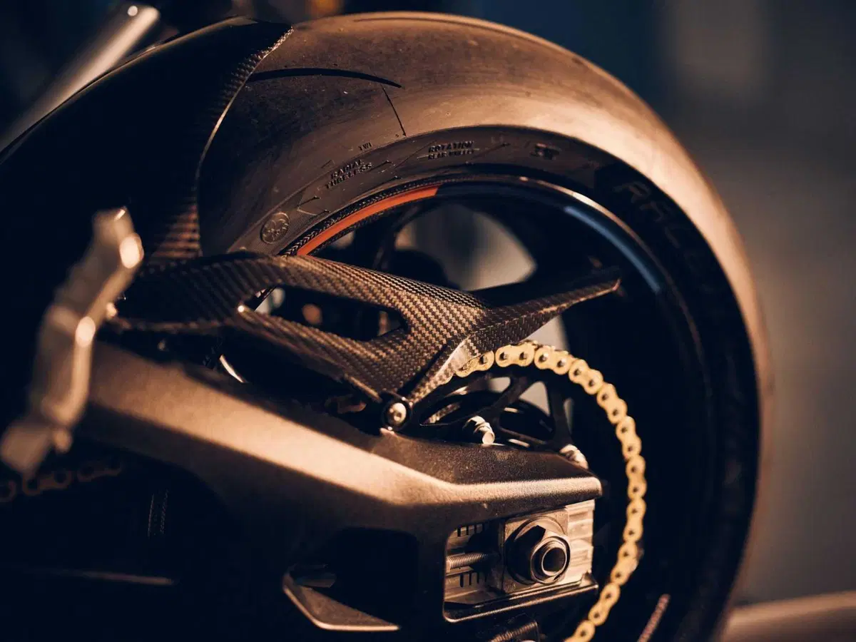 BMW  M 1000 XR: sfida al vertice delle Crossover