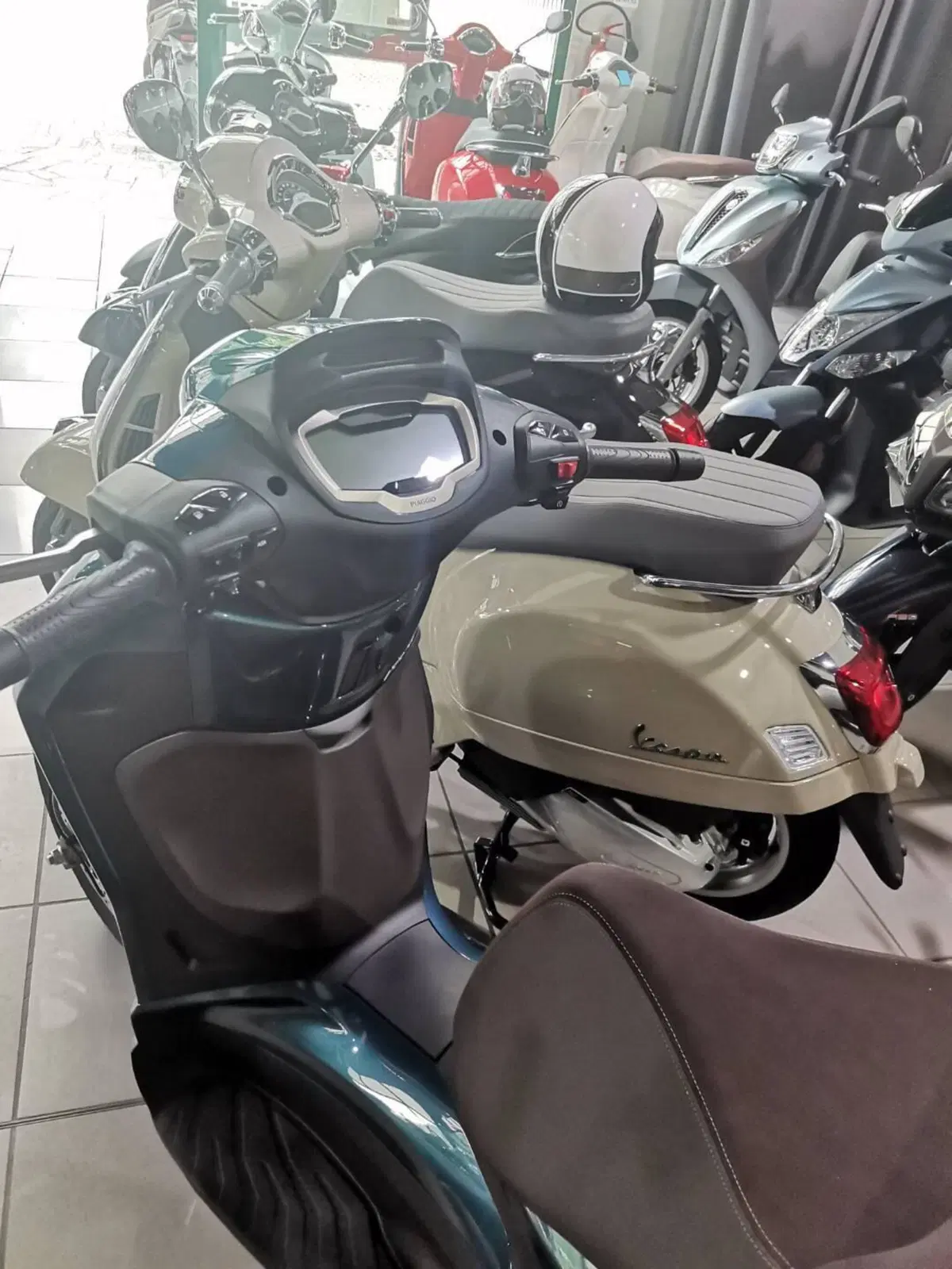 Piaggio Beverly 400 S (2025 - 26) (3)