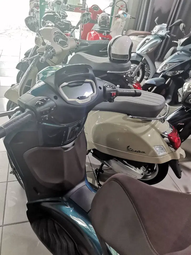 Piaggio Beverly 400 S (2025 - 26) (3)