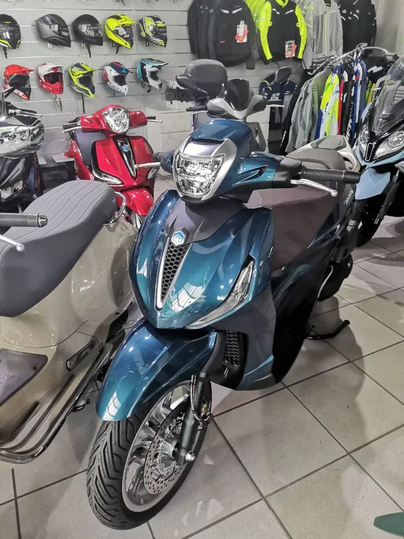 Piaggio Beverly 400 S (2025 - 26) (4)