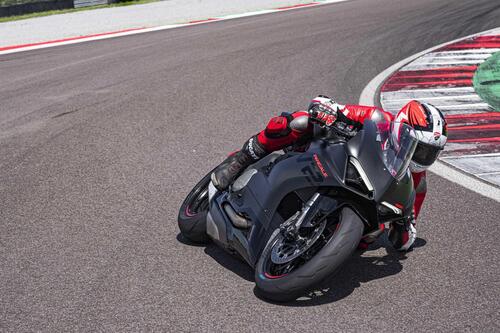 Nuova livrea Black on Black Livery per la Panigale V2 [GALLERY] (3)