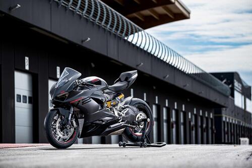 Nuova livrea Black on Black Livery per la Panigale V2 [GALLERY] (5)