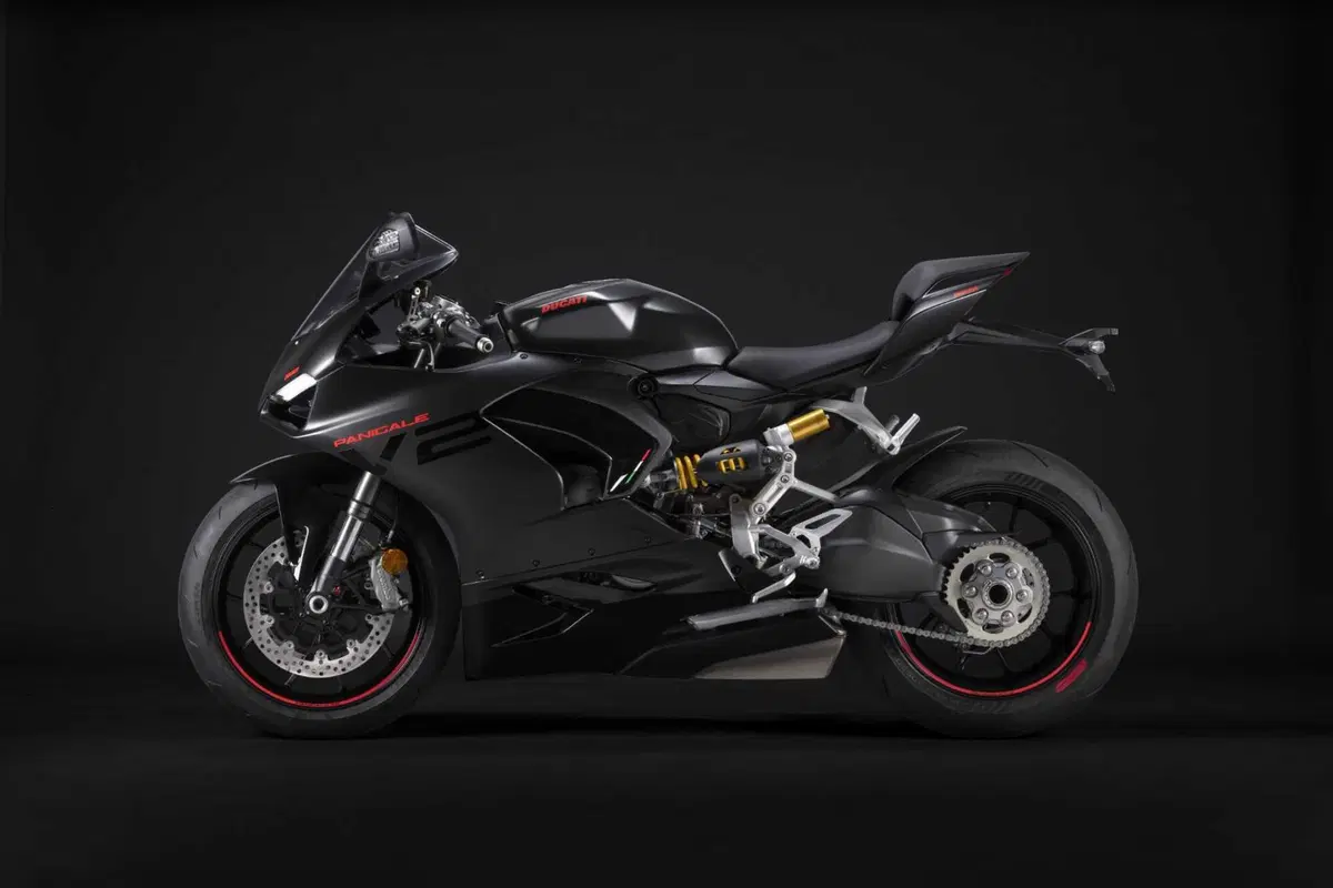 Nuova livrea Black on Black Livery per la Panigale V2 [GALLERY] (8)