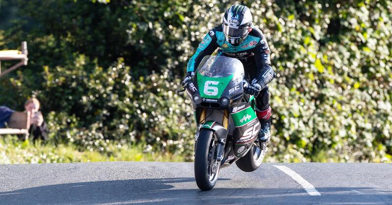 Tourist Trophy: Hickman sbanca la Superstock ma Dunlop trionfa in Supertwin ed &egrave; a quota 24!