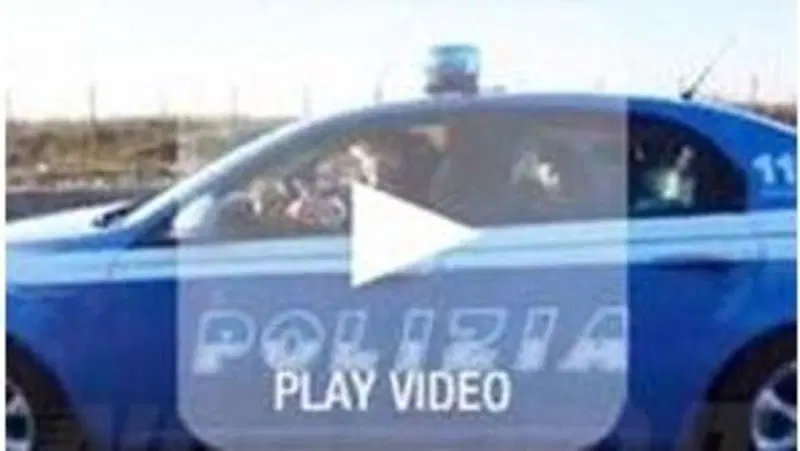 Rom sulla volante della Polizia. Scoppia la polemica, ma &egrave; l'auto di un film 