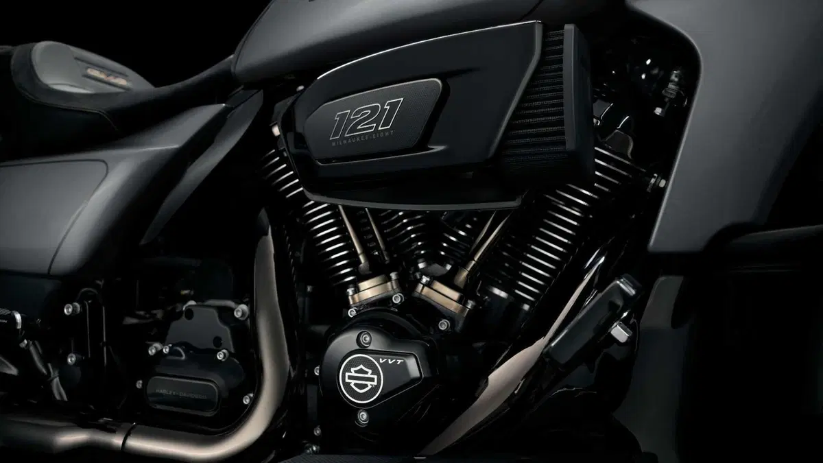 Harley-Davidson CVO - Custom Vehicle Operations CVO Road Glide (2023) (15)