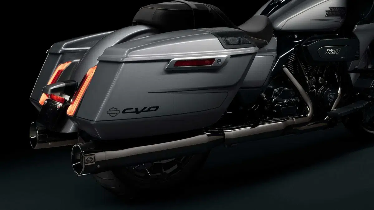 Harley-Davidson CVO - Custom Vehicle Operations CVO Road Glide (2023) (12)