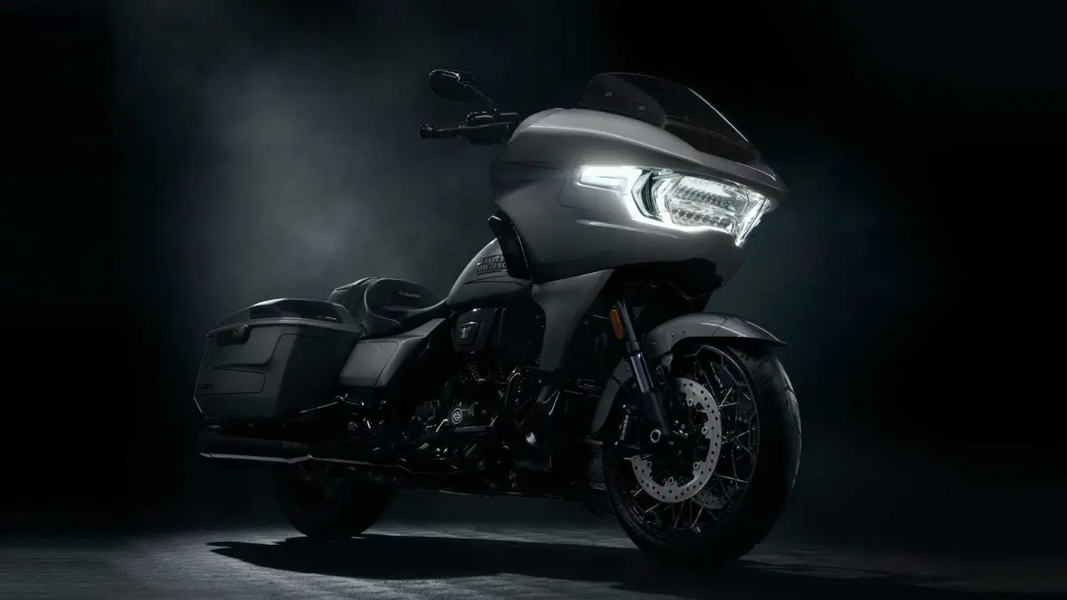 Harley-Davidson CVO - Custom Vehicle Operations CVO Road Glide (2023) (11)