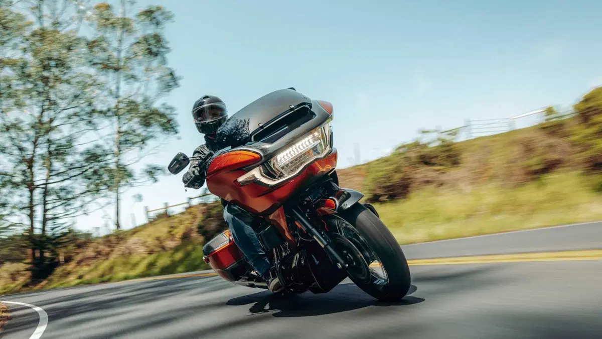 Harley-Davidson CVO - Custom Vehicle Operations CVO Road Glide (2023) (10)