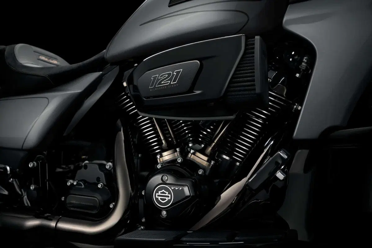 Arrivano le CVO 2023! Harley-Davidson svela l'ultima veste sportiva del Milwaukee-Eight 121 [GALLERY] (6)