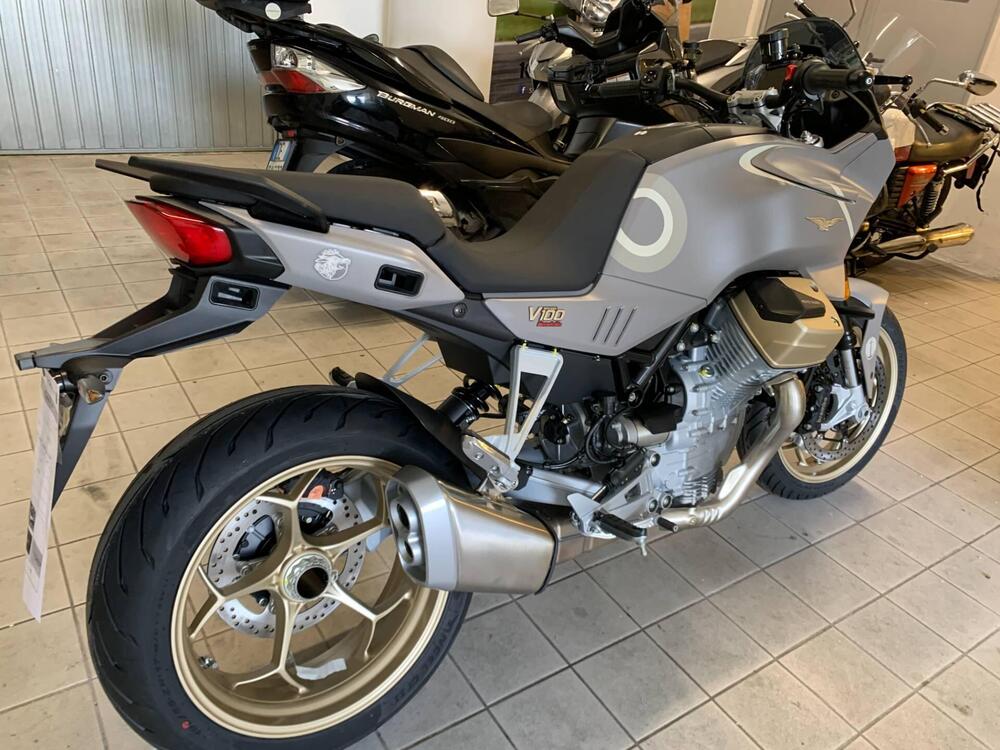 Moto Guzzi V100 Mandello Aviazione Navale (2023 - 24) (2)