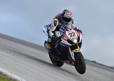 Lowes chiude in testa la prima giornata di qualifiche SBK a Phillip Island