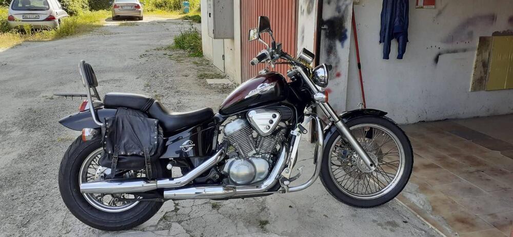 Honda Shadow 750 (2004) (3)