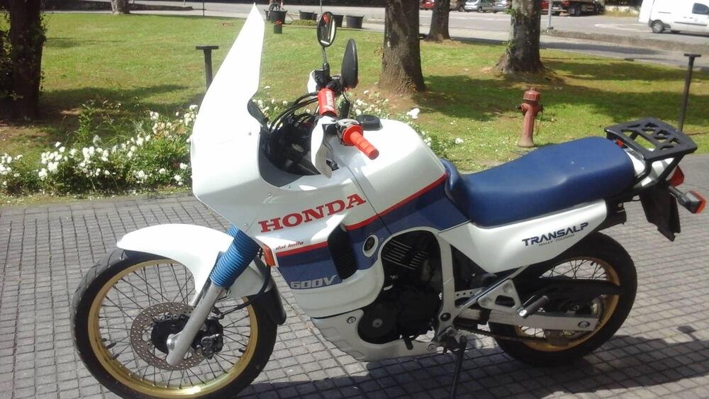 Honda Transalp XL 600V (1987 - 90) (2)