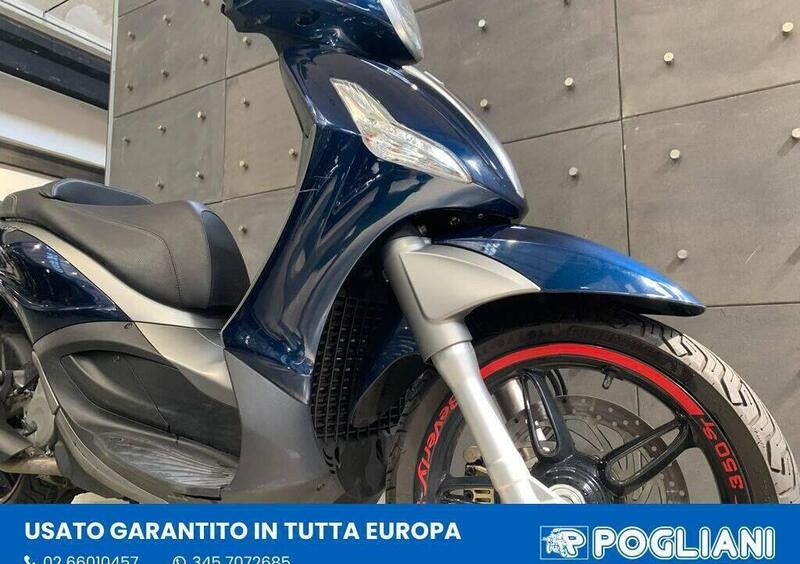 Piaggio Beverly 350 Serie 3 prezzo, informazioni tecniche, foto e video 