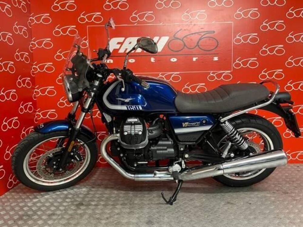 Moto Guzzi V7 Special (2021 - 24) (2)