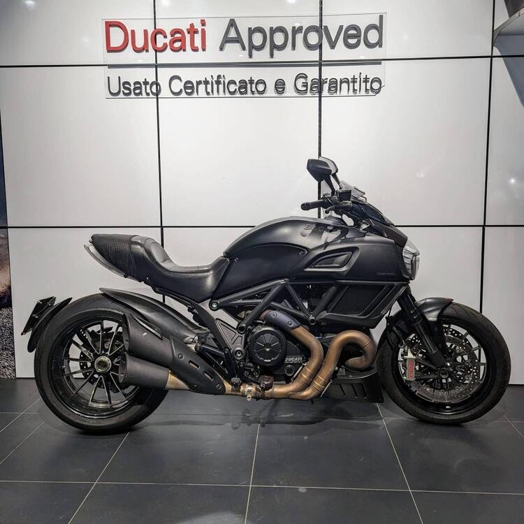 Ducati Diavel 1200 Dark (2012 - 13) (4)