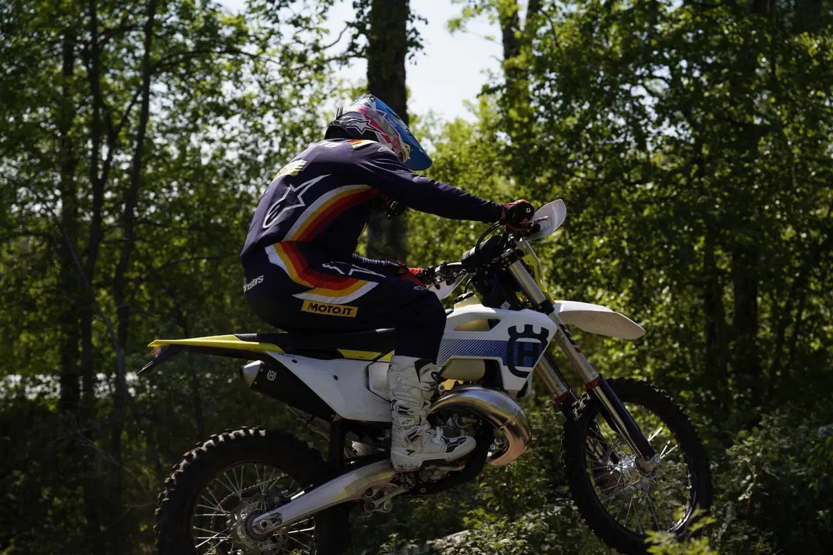 Husqvarna Enduro 2024 TEST: le regine dell'hard sono tutte nuove! Pro e contro, prezzi (5)