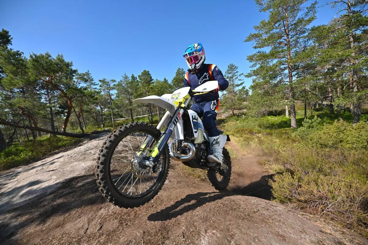 Husqvarna Enduro 2024 TEST: le regine dell'hard sono tutte nuove! Pro e contro, prezzi (6)