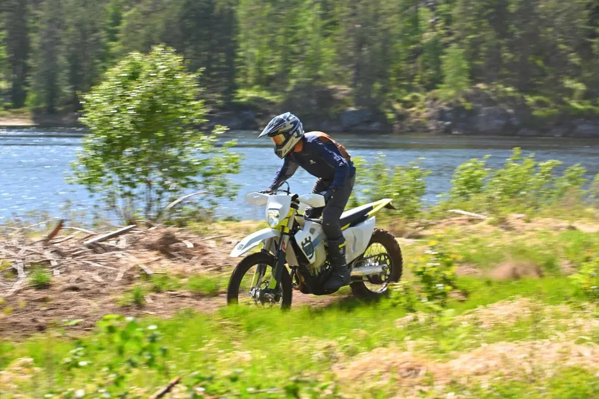 Husqvarna Enduro 2024 TEST: le regine dell'hard sono tutte nuove! Pro e contro, prezzi (16)