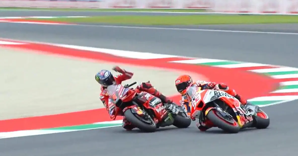 MotoGP 2023. GP d'Italia al Mugello. Pole: Pecco Bagnaia primo, Marc Marquez secondo tra le polemiche [VIDEO]