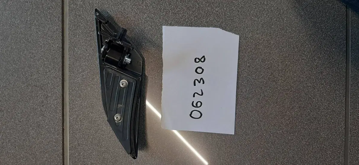Pedana passeggero sx usata per Piaggio Medley 125/ (2)