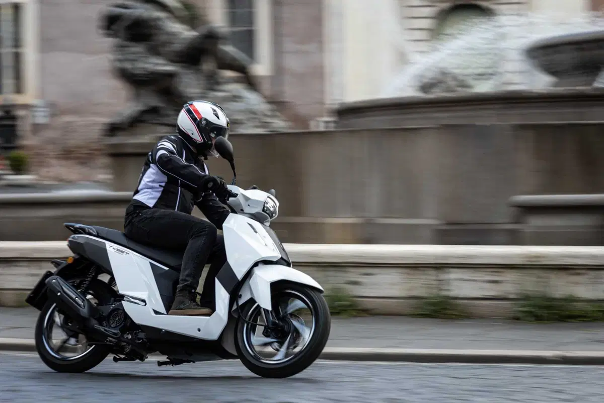 Prova nuovo Peugeot Tweet: look più graffiante, dotazione più completa [VIDEO e GALLERY] (6)