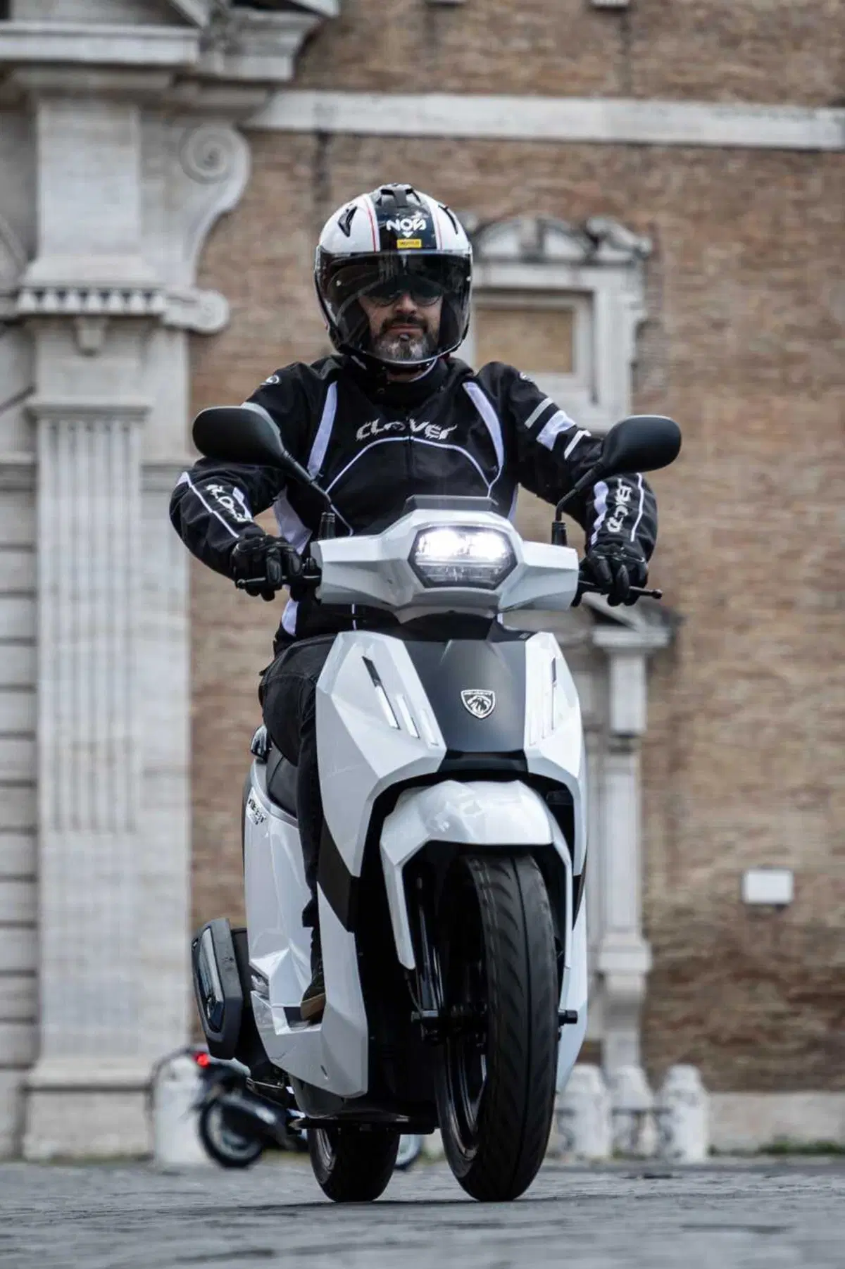Prova nuovo Peugeot Tweet: look più graffiante, dotazione più completa [VIDEO e GALLERY] (14)