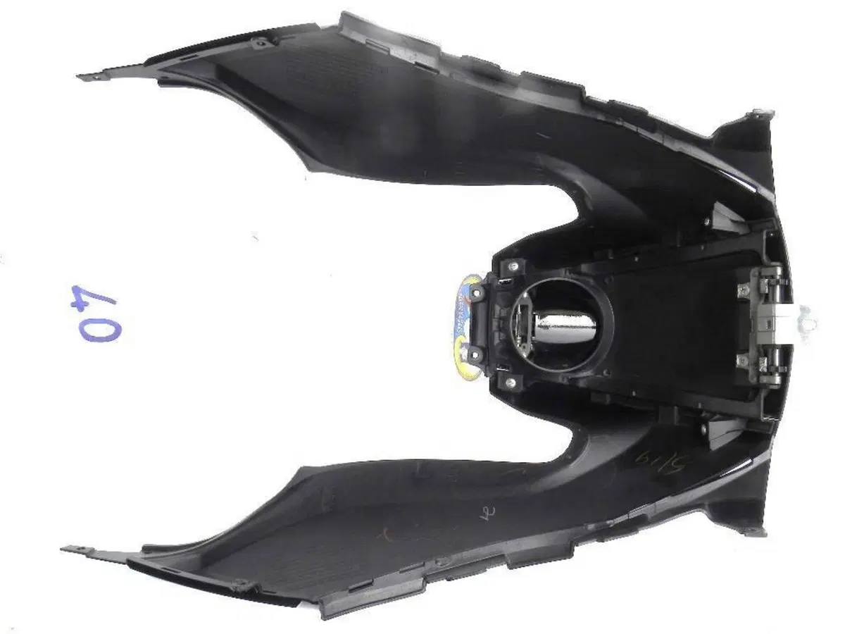 Cover serbatoio sottosella anter. Yamaha T-Max 500 (2)