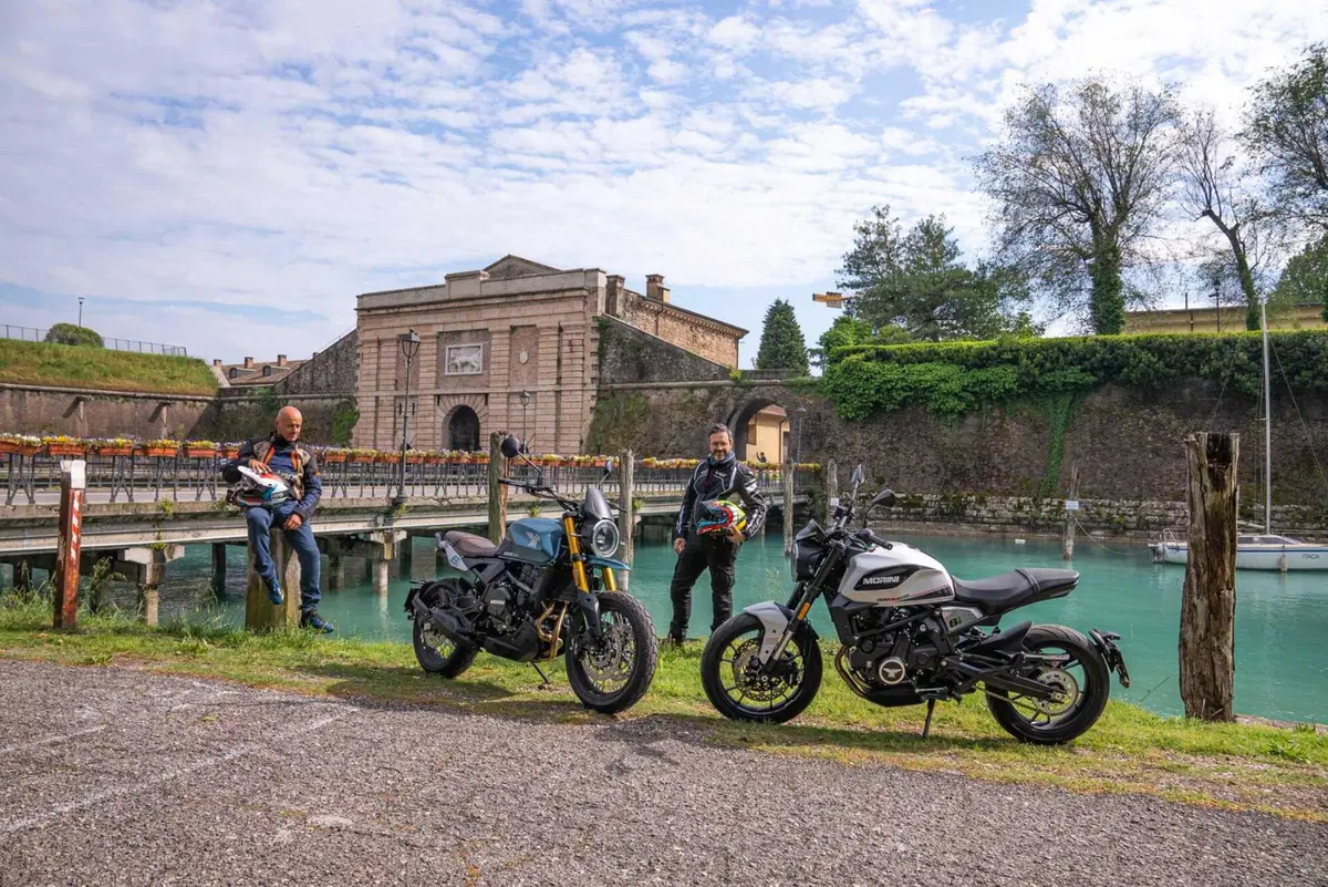Morini SEIEMMEZZO STR e SCR: TEST speciale dal Garda alla Lessinia col Perfetto e Motoreetto