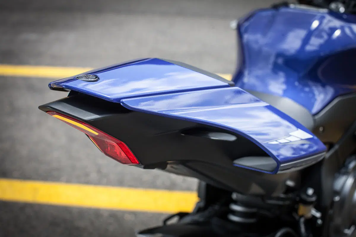 Yamaha YZF-R1 ed YZF-R1M (25)