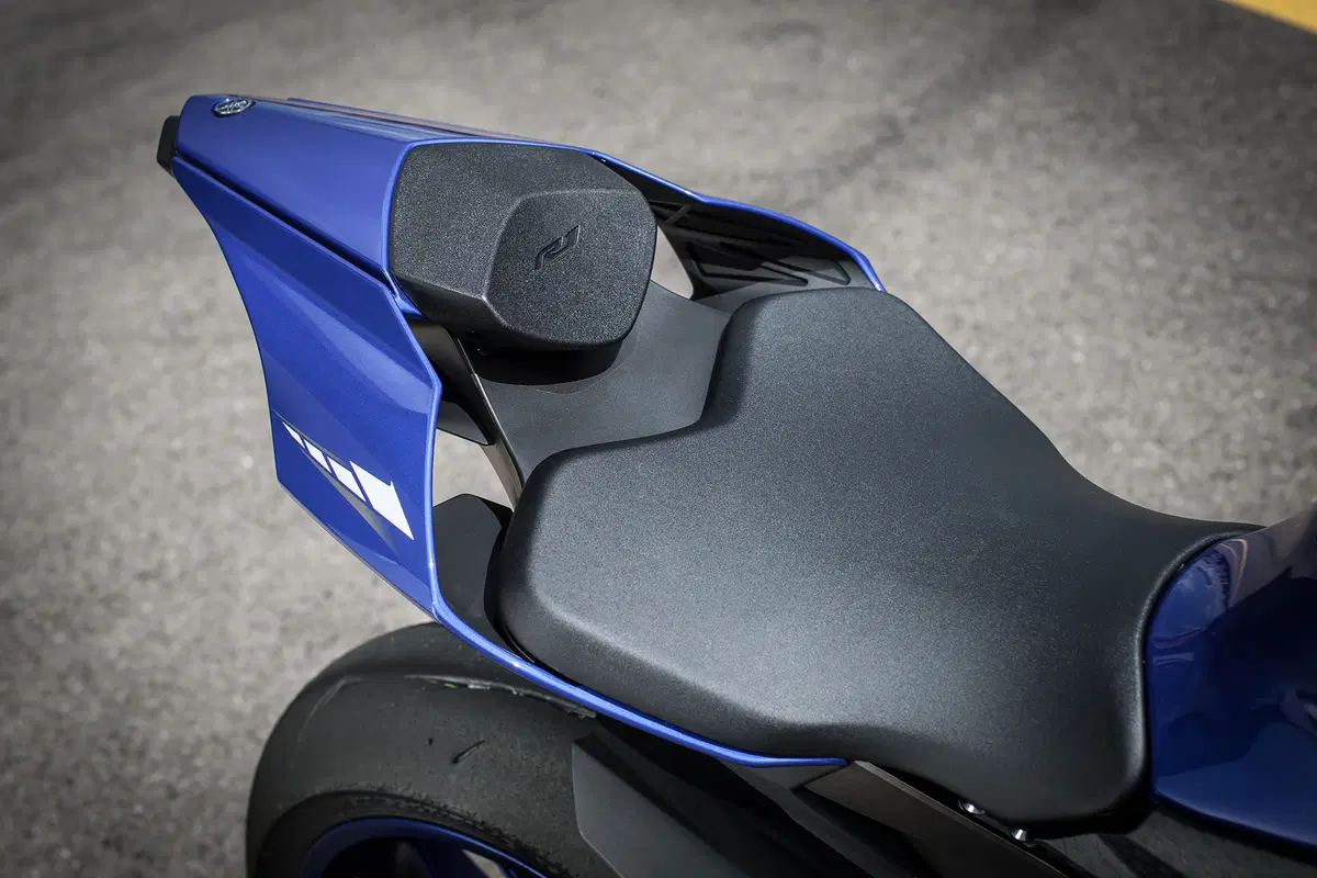 Yamaha YZF-R1 ed YZF-R1M (28)