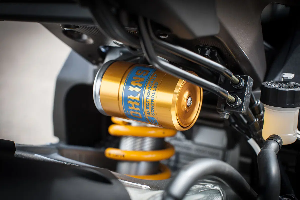 Yamaha YZF-R1 ed YZF-R1M (40)