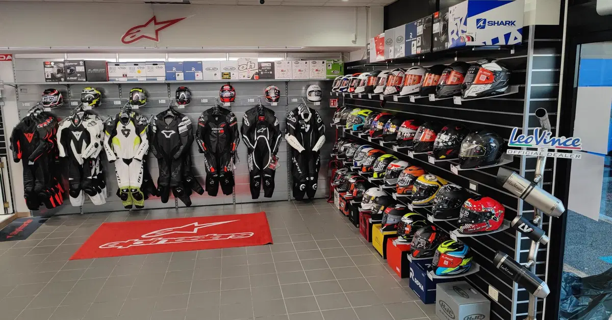 Motoabbigliamento Prato: 17 e 18 inaugurazione per l'ampliamento del negozio