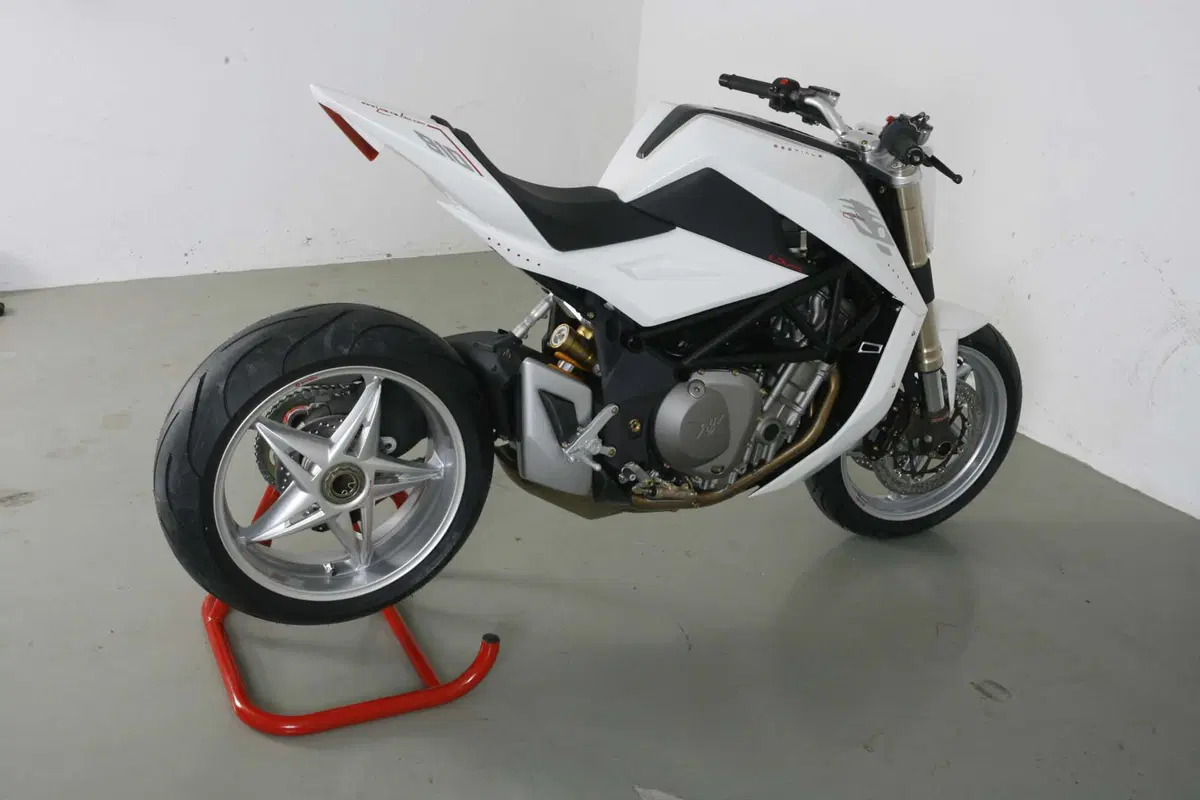 Feline One, clienti con 250.000 euro cercansi (9)