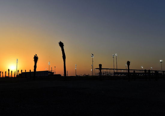 Il mondiale Motocross al via in Qatar. Cairoli contro tutti