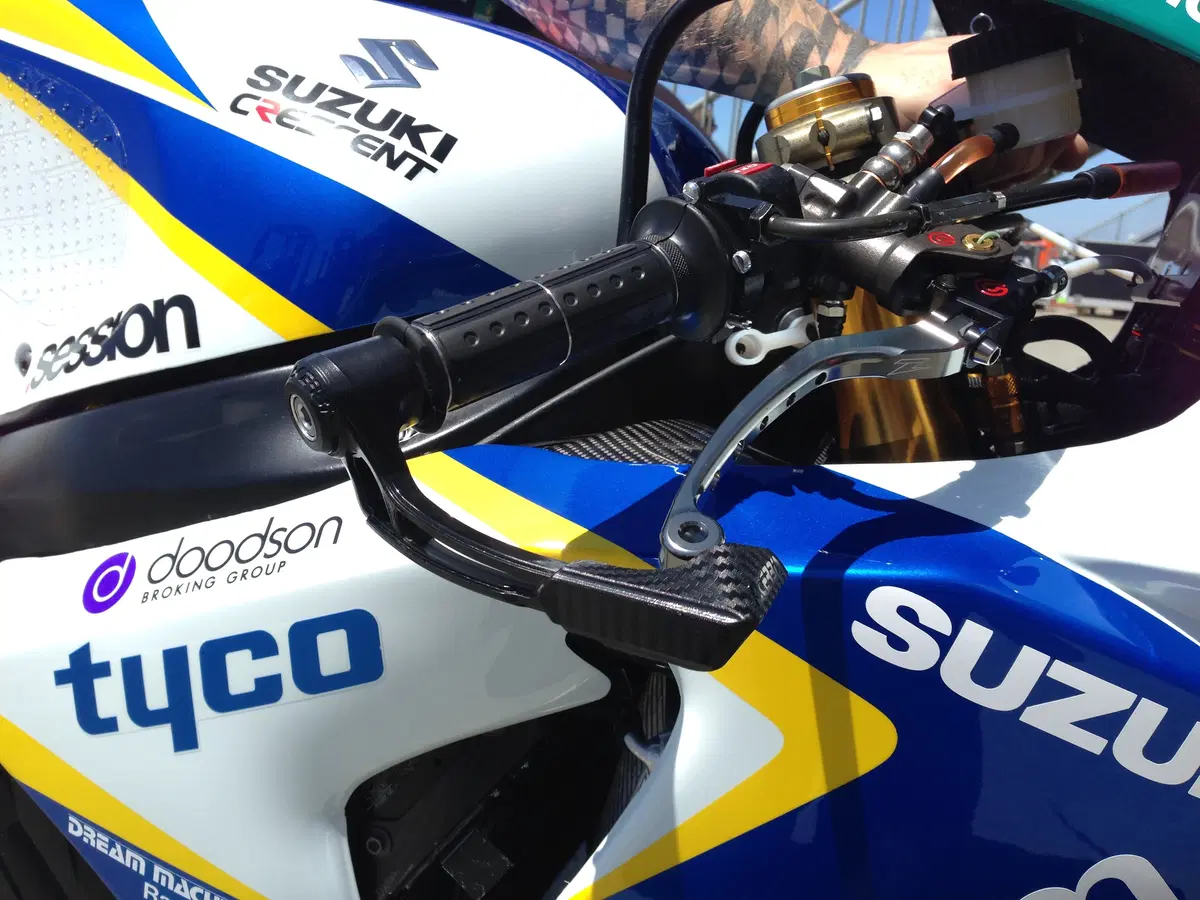 Acerbis:il paraleva X-Road debutta nel mondo della velocità (3)